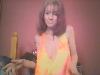 sexy british milf gets down to her guilty pleasure eminem