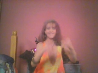 sexy british milf gets down to her guilty pleasure eminem