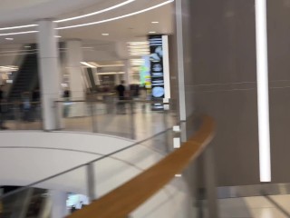 Excited babe sucked me all the cum in the Mall