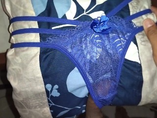 SINAMANTALA ANG T-BACK HABANG WALA SI SA BAHAY