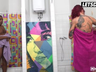 Tattooed MILF Ria Red Found The Perfect Cock For Her Pussy - HORNY HOSTEL