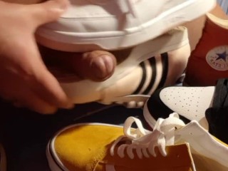 Sneakerjoy, cumming on the yellow Vans