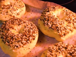 Jerk off while loving my Homemade warm bagels