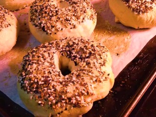 Jerk off while loving my Homemade warm bagels