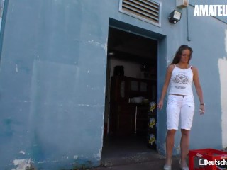 Amateur Housewife Iris Has Her Tight Twat Licked & Fucked In The Kitchen - AMATEUR EURO