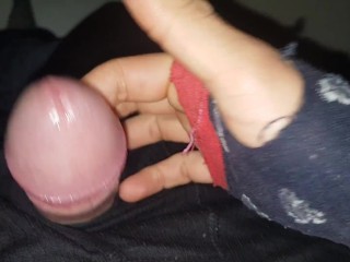 Dos lesbianas me aprisionan la verga entre sus perfectas tetas