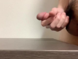 [射精]ピュッピュと太いチンポから射精！めっちゃ飛んだw[デカチン]