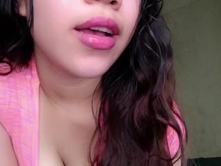 Pov- sua amiga do colegial guia sua punheta e faz um breve boquete molhado🔥💦