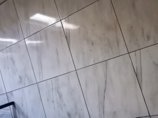 A esta LINDA ESTUDIANTE LE ENCANTA LA VERGA DE SU PADRASTRO