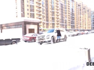 DEBT4k. Blond owner of a rifle drags debt collector into kinky affair