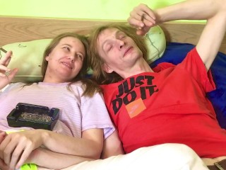 Smoke and talk ( Füst és beszélgetés, magyar nyelvű , vicces videó ) talking in Hungarian language