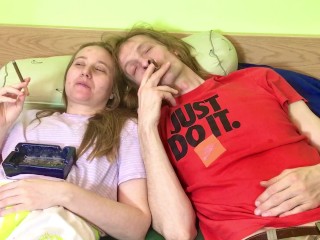 Smoke and talk ( Füst és beszélgetés, magyar nyelvű , vicces videó ) talking in Hungarian language