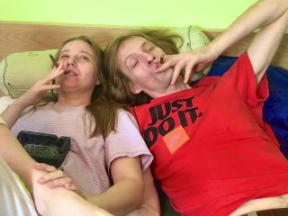 Smoke and talk ( Füst és beszélgetés, magyar nyelvű , vicces videó ) talking in Hungarian language