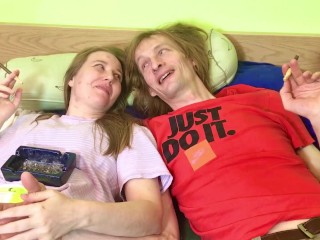 Smoke and talk ( Füst és beszélgetés, magyar nyelvű , vicces videó ) talking in Hungarian language