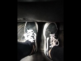 I show you my feet driving!!