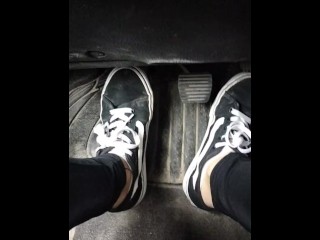 I show you my feet driving!!