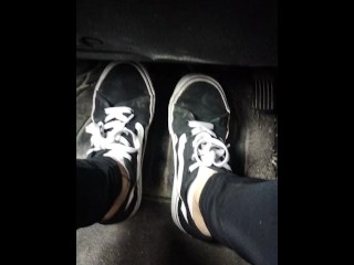 I show you my feet driving!!