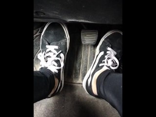 I show you my feet driving!!