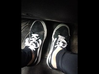 I show you my feet driving!!