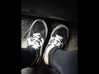 I show you my feet driving!!