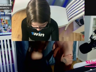 Девушка-стример skinloverss отдалась мне во время стрима для пожертвований POV WebCamera