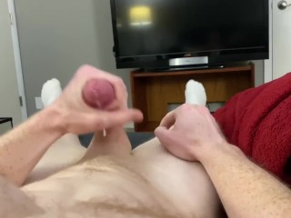 Moaning guy announces his cumshot