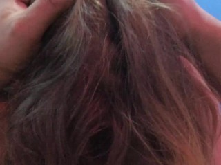 Orino en su cara, escupo en su cara y me corro en sus dientes