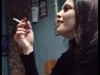 BOSS MILF CHATTING AN SMOKING A CIGARETTE 🚬