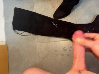 Covering MILFs high heels in cum | huge cumshot | cumshot slowmotion