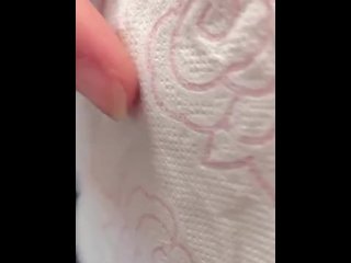 濡れ透けさせてたら出ちゃった　素人日本人おっぱい/Japanese Amateur Nipple Play
