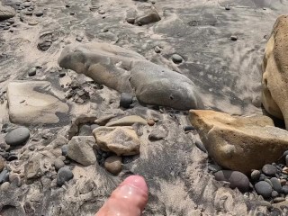 Quick Fuck 🔞on The Public Beach 🏖️ With My GF👸🏼