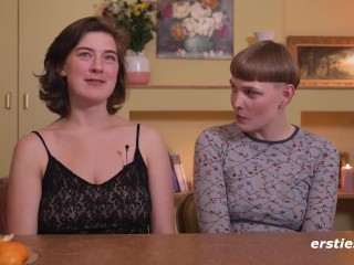 Ersties - Heißer Strap-On Sex mit Emma und Amanita