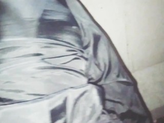 chica pide sexo en publico en vías del tren nos miran follar los pasajeros y personas camión y auto