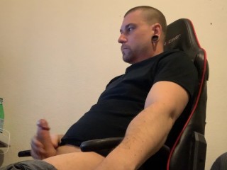 Hot Guy STRIPS Down And CUMS On CHATURBATE