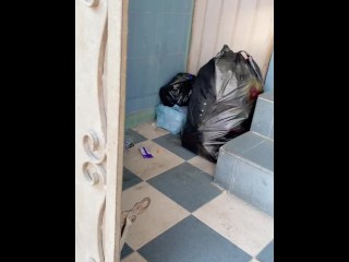 Chica migrante la dejo su grupo y le robaron su dinero, le doy un apoyo a cambio de sexo