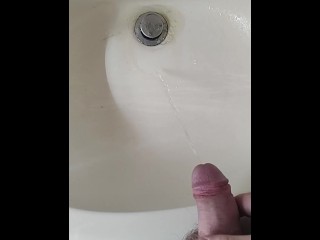 Sink pissing