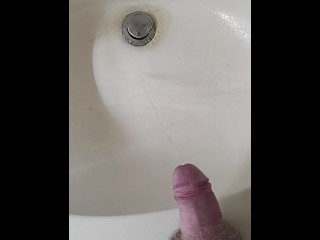 Sink pissing