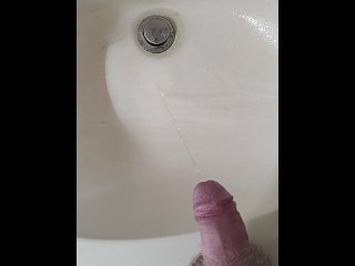 Sink pissing