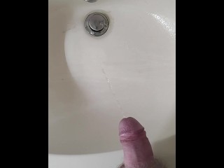Sink pissing