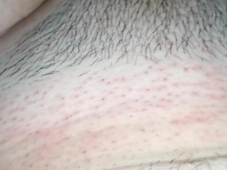 Passage chez l'esthéticienne épilation au laser maillot testicule inter fessiers, c'est du propre