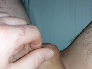 Passage chez l'esthéticienne épilation au laser maillot testicule inter fessiers, c'est du propre