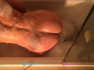 Bath routine, waxing and oil (a sample of my exclusive content)