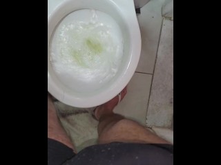 Helping my male to piss and Kissing a piss dick (Bônus) 04/08/2023