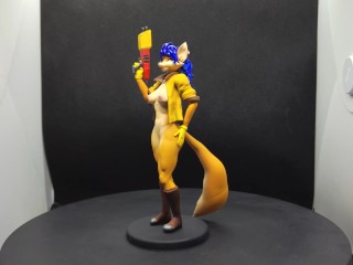 Carmelita figure