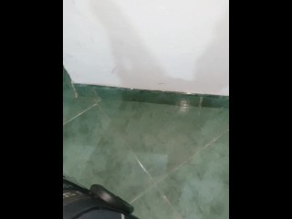 me cojo a la esposa de mi hermano y ella no se da cuenta