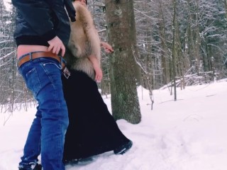 в зимнем лесу