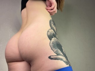 Sporty Girl With A Big Ass Masturbates. Shaking Orgasm Of Honey Sasha
