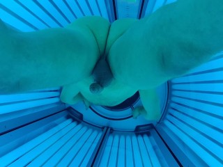 Tanning salon. Caught on camera Dancing in tanning bed