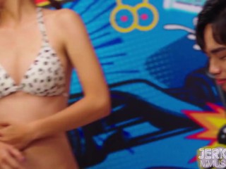 JERKAOKE | Asian Babe Goes Wild At The Race Track