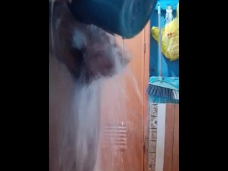 Masturbate habang naligo at madaming tamud na lumabas